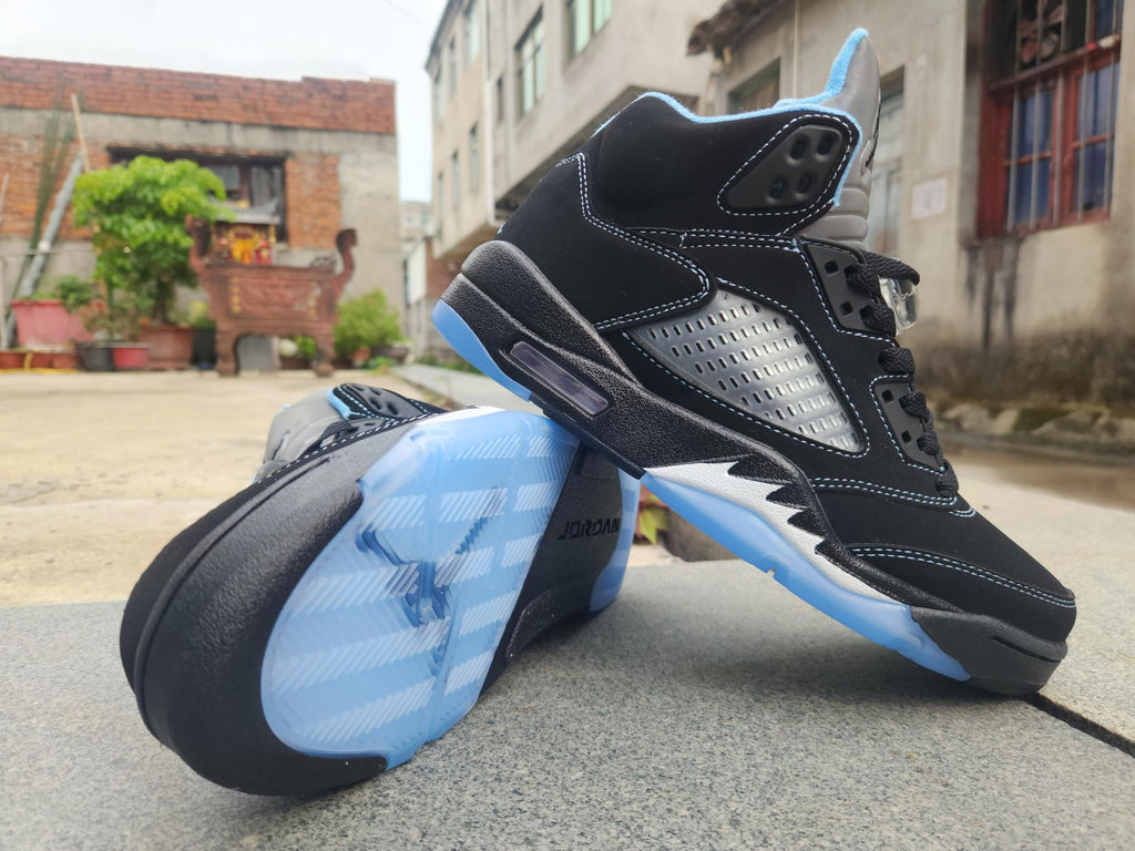 Air Jordan 5 Black/University Blue | Blue Hour Signal