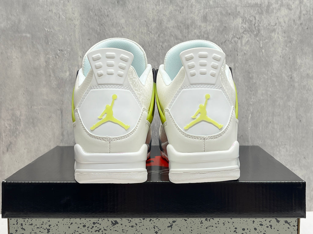Air Jordan 4 Retro New Colorway | Chromatic Chapter