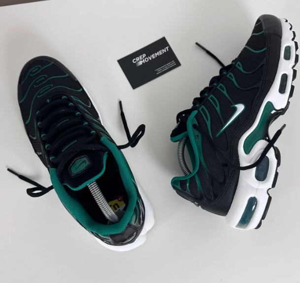Nike Air Max Plus TN Black/Green Malachite | Mineral Current